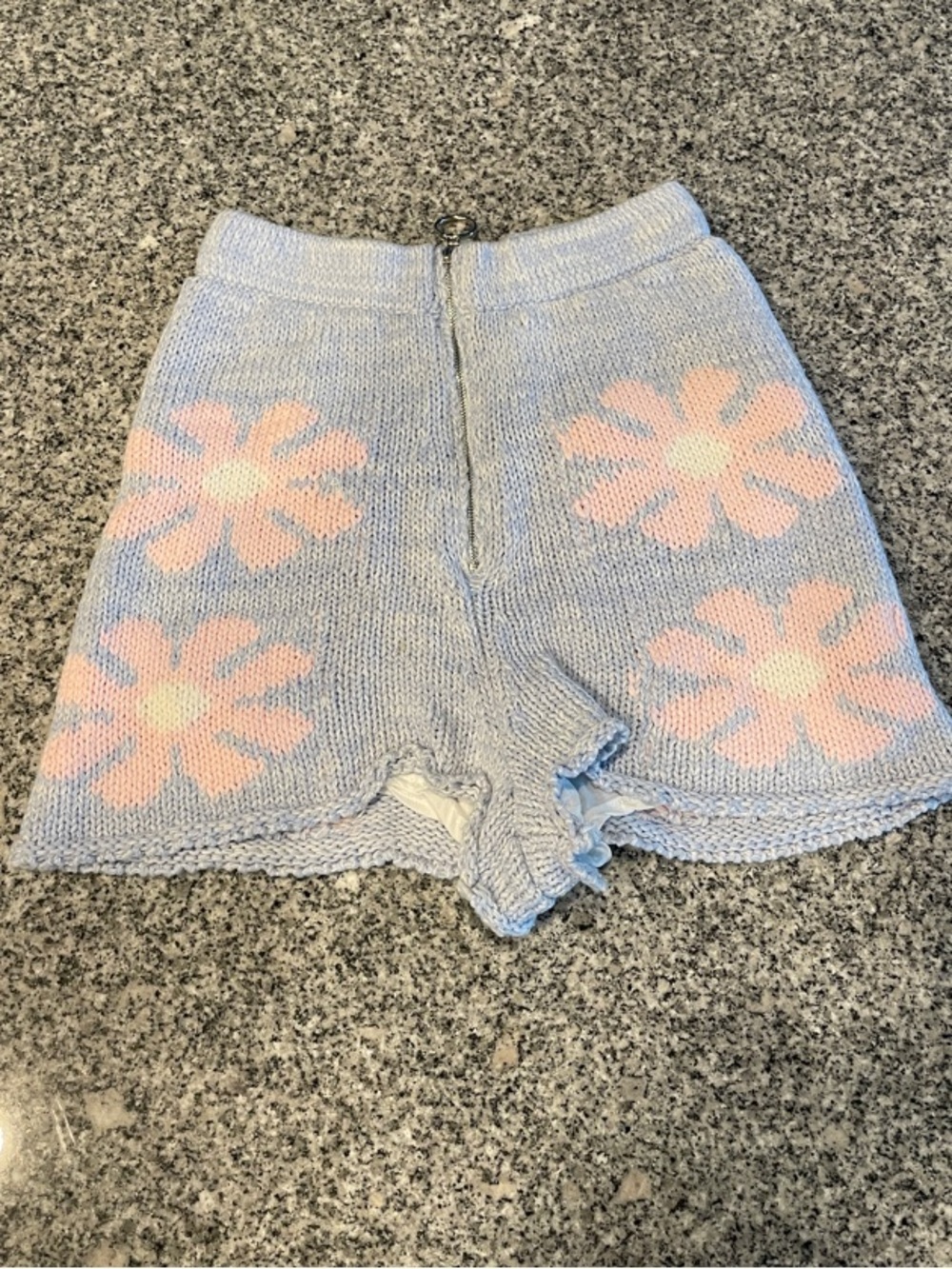 Storia Light Blue Knit High-Waist Shorts with Pink Daisy Motif